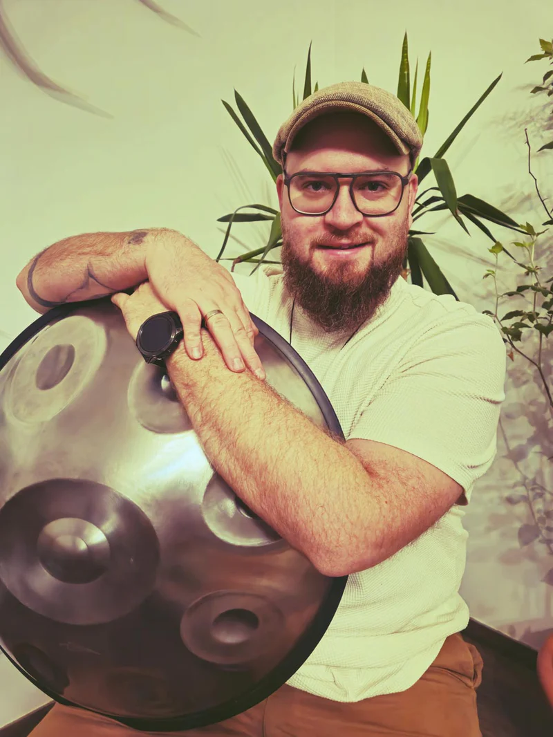 handpan kaufen ligist bei graz steiermark – kursleitung matthias wagner mit handpan